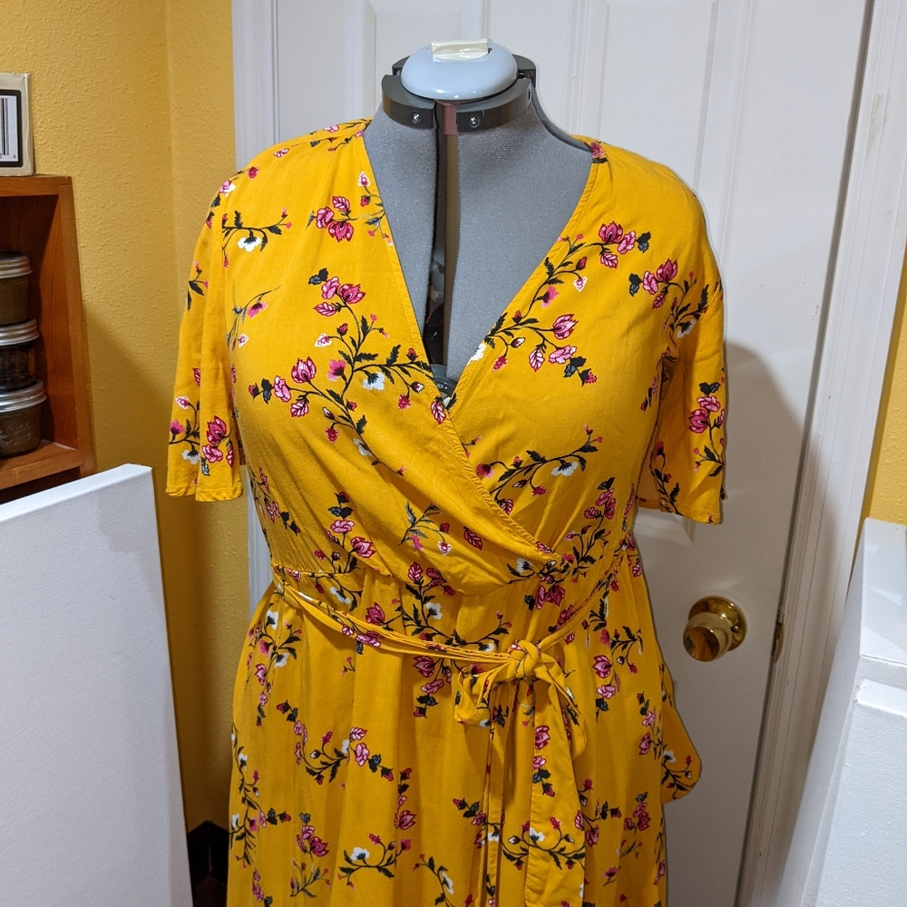 Torrid 2 wrap dress floral ruffle